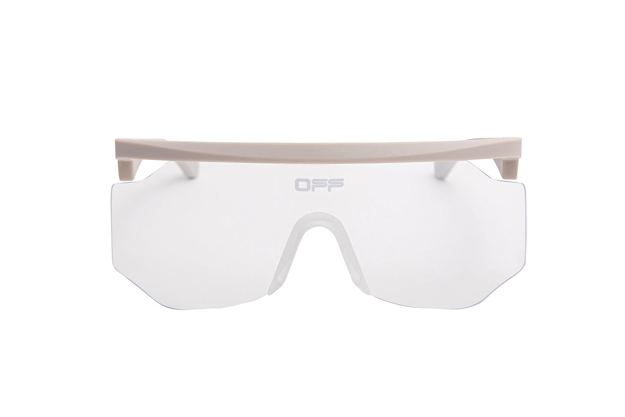 ユルゲン・テラーが撮り下ろしたオフホワイトのバッグとアイウェアのキャンペーン