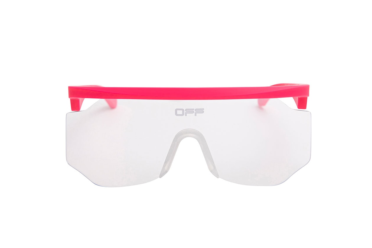 ユルゲン・テラーが撮り下ろしたオフホワイトのバッグとアイウェアのキャンペーン