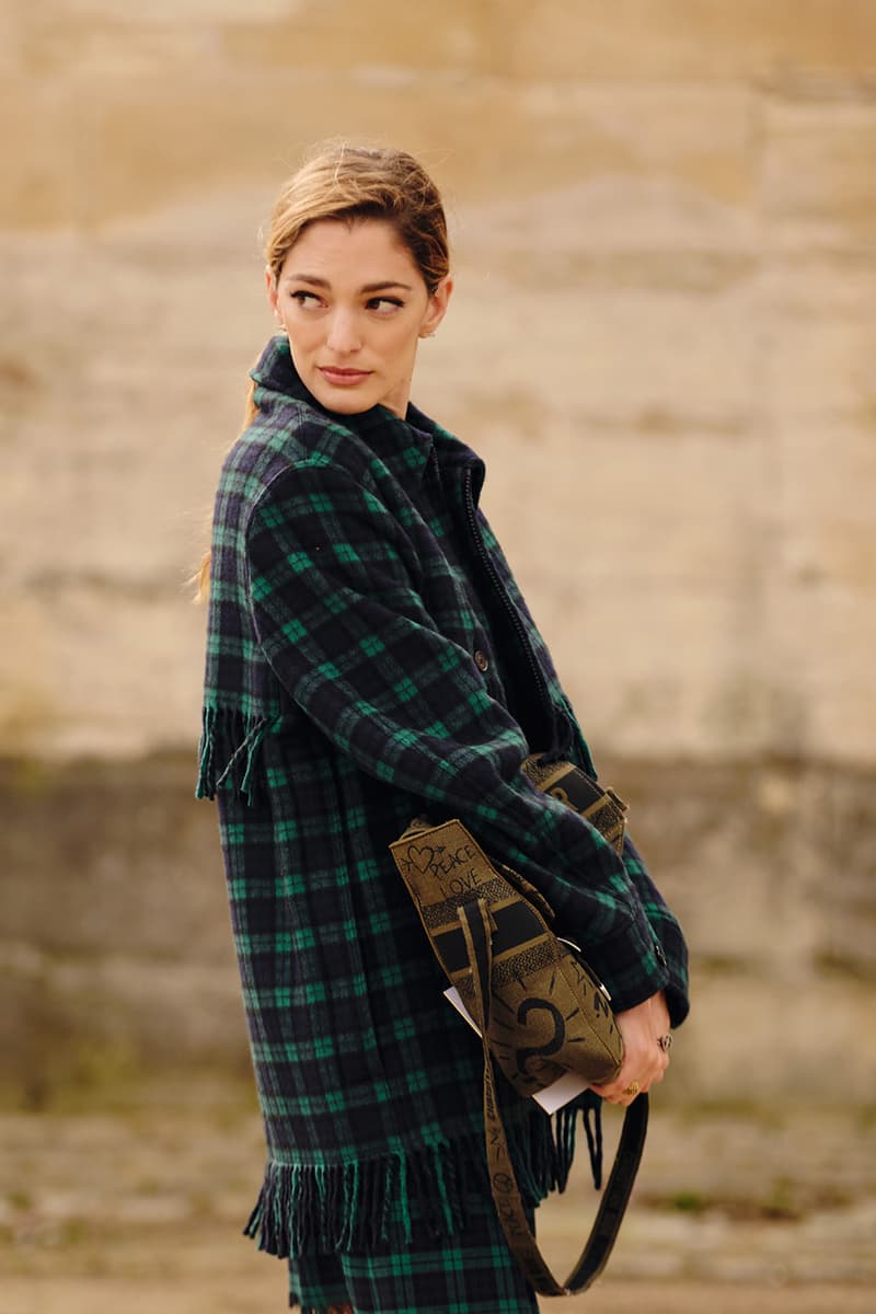 ストリートスタイル：2020年秋冬シーズンのパリ・ファッションウィーク ウィメンズ Streetstyle：Paris Fashion Week Fall/Winter 2020 Paris Fashion Week Fall/Winter 2020 Streetstyle Womenswear Looks HYPEBAE Spotted Bella Hadid Kaia Gerber Michéle Lamy Dior Maison Margiela Louis Vuitton Jordans LOEWE Rick Owens Alexa Chung