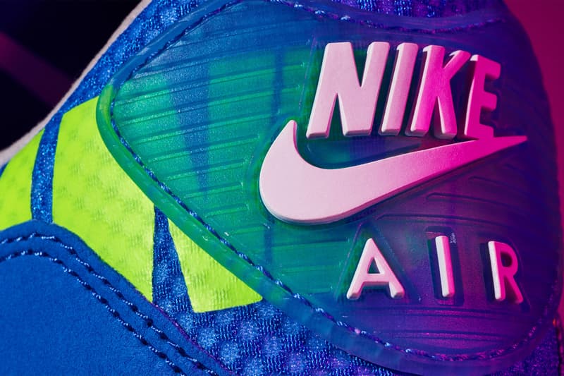 ナイキ アンディフィーテッド Nike x UNDEFEATED による最新コラボ Air Max 90 が登場 UNDEFEATED Nike Air Max 90 Collaboration Release Info Black Blue Buy Price Hoodie