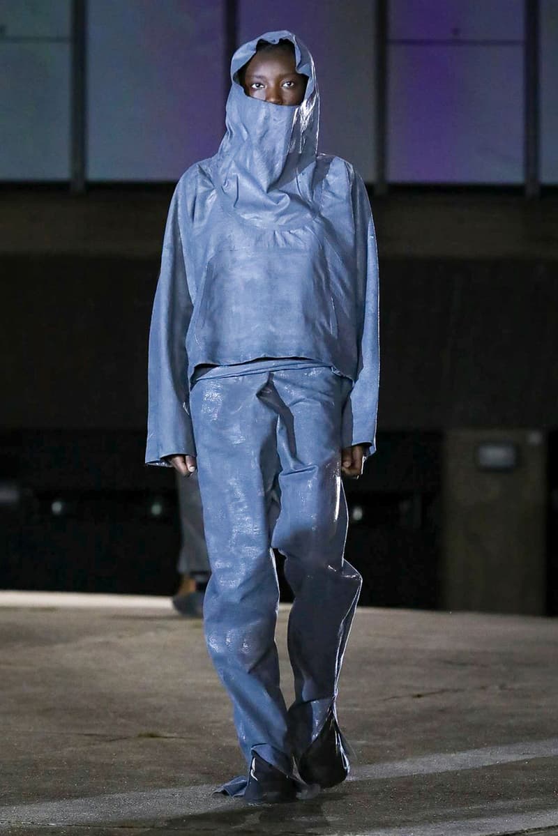 イージー シーズン 8 YEEZY Season 8 Collection With Kanye, North West paris fashion week runway show presentation womenswear sandals slide clothing apparel