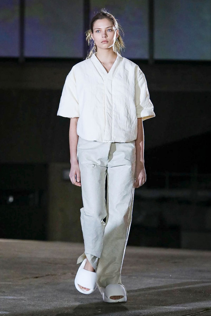 イージー シーズン 8 YEEZY Season 8 Collection With Kanye, North West paris fashion week runway show presentation womenswear sandals slide clothing apparel