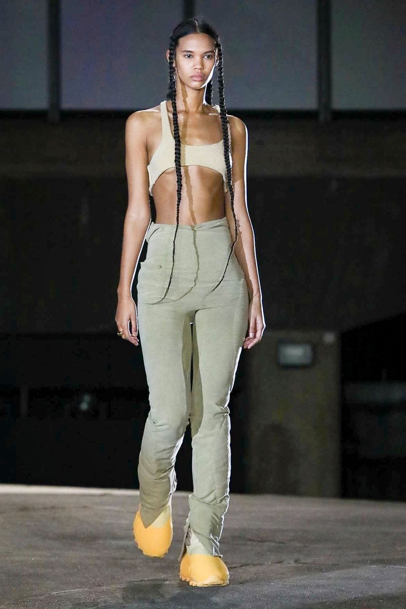 イージー シーズン 8 YEEZY Season 8 Collection With Kanye, North West paris fashion week runway show presentation womenswear sandals slide clothing apparel