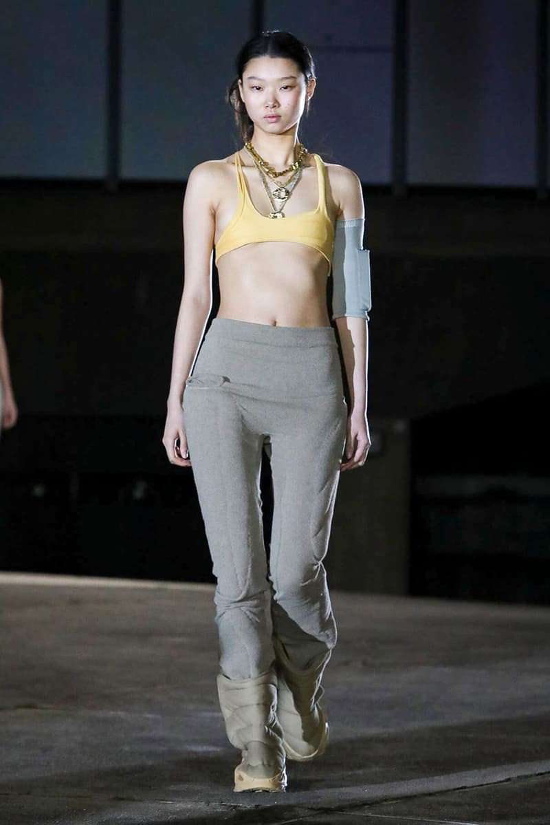 イージー シーズン 8 YEEZY Season 8 Collection With Kanye, North West paris fashion week runway show presentation womenswear sandals slide clothing apparel