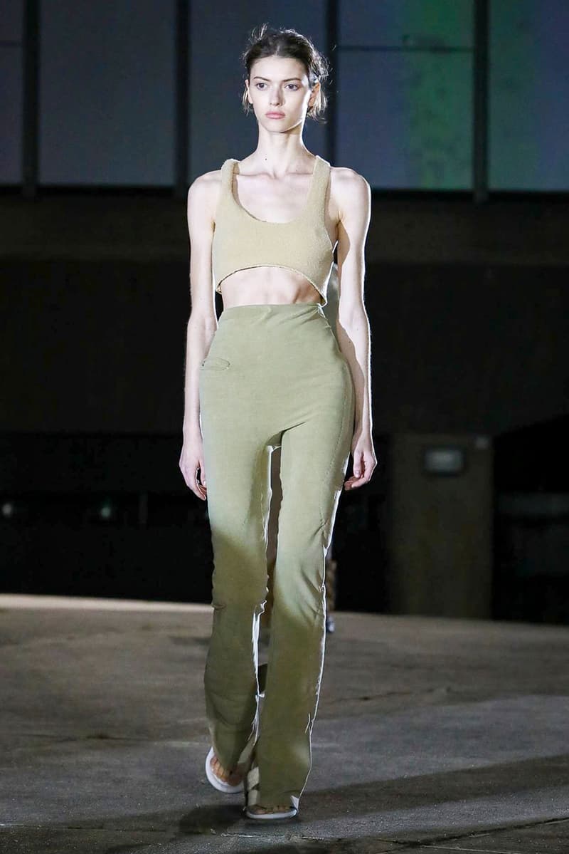 イージー シーズン 8 YEEZY Season 8 Collection With Kanye, North West paris fashion week runway show presentation womenswear sandals slide clothing apparel