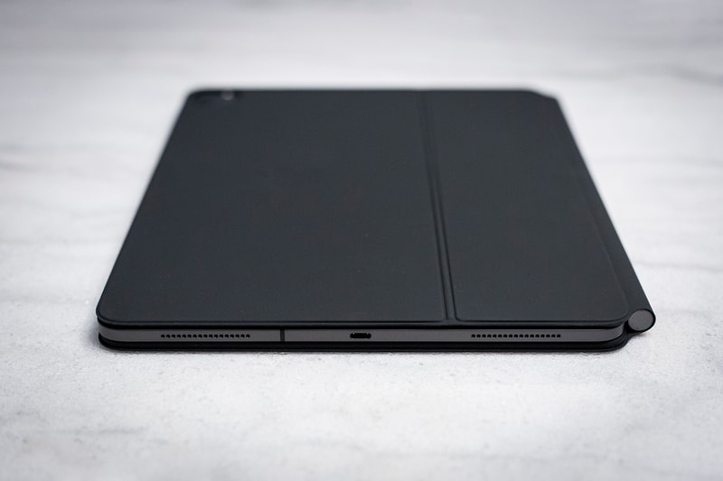 アップル アイパッド プロ マジックキーボード Apple 新型 iPad Pro 用 Magic Keyboard にクローズアップ Apple iPad Pro Magic Keyboard Photos and Review In-Depth Closer Look