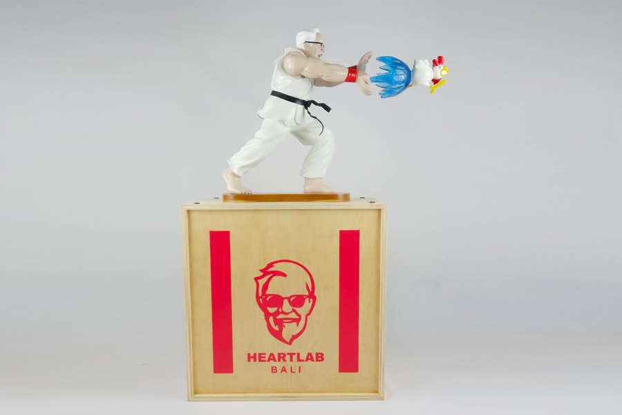 カーネル・サンダースが某ゲームに登場する“あの必殺技”を発射しているフィギュアが登場 HEART LAB HANH EPIC HADOUKEN Statue Release KFC Colonel Sanders Ryu Street Fighter
