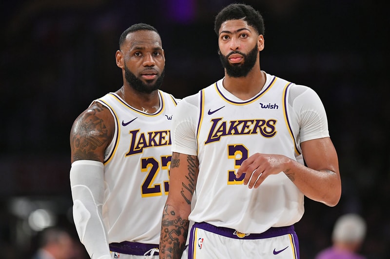 NBA選手の髪型を入れ替えると誰だかわからない件について ヒューストン・ロケッツのJames Harden（ジェームズ・ハーデン）とRussell Westbrook（ラッセル・ウェストブルック）。ルーキー時代のHardenは髭がなかったので、こんな感じだったが、Russは結構やばいな。お次はロサンゼルス・レイカーズのLeBron James（レブロン・ジェームズ）とAnthony Davis（アンソニー・デイビス）。Davisは言わずもがな、繋がりそうな眉毛がトレードマークなので、これがなくなると別人（トップ画はこれの元ネタ）。Zion Williamson（ザイオン・ウィリアムソン）やPaul George（ポール・ジョージ）のコーンローは意外と（？）似合っているので、今後是非トライしてみてほしい。そして、ダラス・マーベリックスのLuka Doncic（ルカ・ドンチッチ）