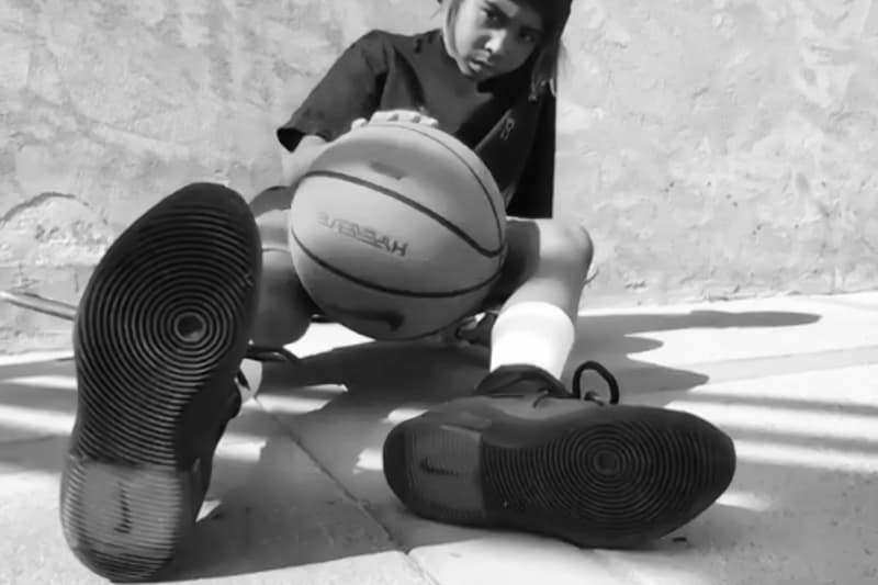 ジェリー・ロレンゾ ナイキ エア フィア オブ ゴッド  1  ノアール による Nike Air Fear of God 1 の新色 “Noir” を着用したルックブックが公開 Jerry Lorenzo Nike Air Fear of God 1 Noir Lookbook Zoom