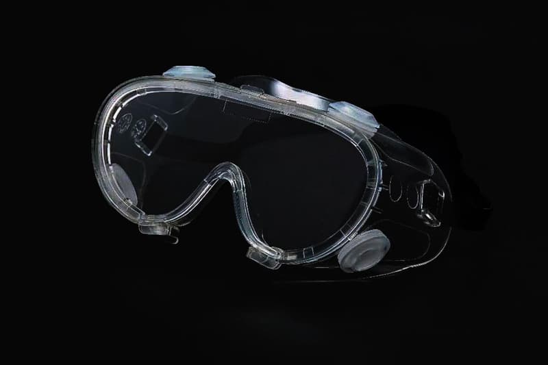 レトロスーパーフューチャー アイウェアブランド RETROSUPERFUTURE が医療用ゴーグル製造の為の寄付金をオンライン上で募集中 RETROSUPERFUTURE Goggle Donation News Italian White Cross Italy Coronavirus eyewear protection 