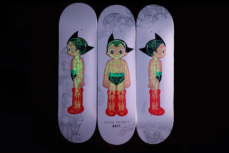 BAIT が『鉄腕アトム』をフィーチャーした限定スケートデッキをリリース  bait x astro boy atom project glow in the dark skateboard deck set of three triptych skate skateboards 