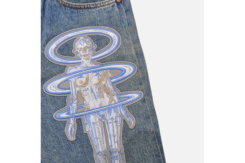 リーバイス 2G から空山基の作品を刺繍した Levi’s® 公認のカスタマイゼーションジーンズが登場