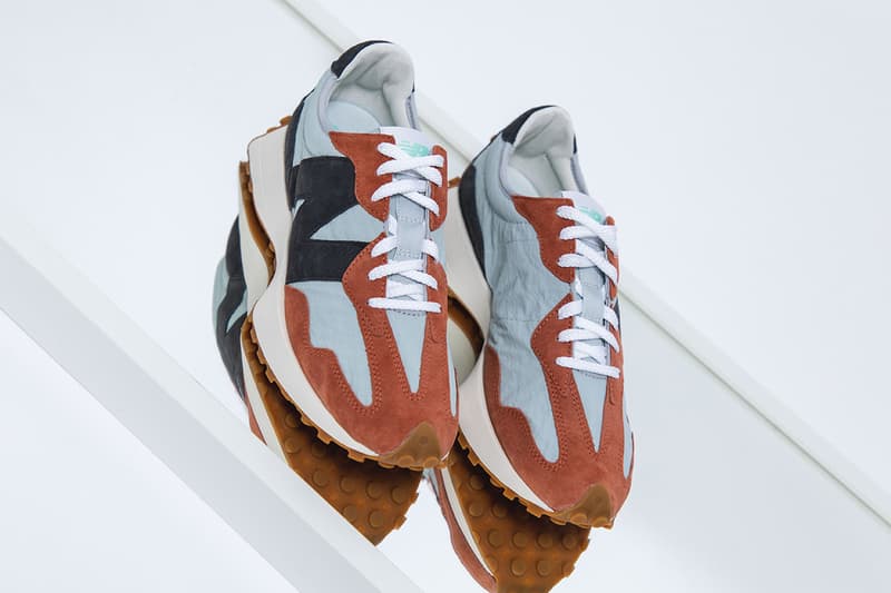 ニューバランス “レトロ・ランニング”をモダンに再構築した New Balance 327 に新色が登場 New Balance 327 Non-Split Blue Yellow Orange White Red Light Grey Navy Blue Gum Sole Unit Retro Runner Archive Sneaker Release Information Footwear NB Silhouette Closer Look HBX