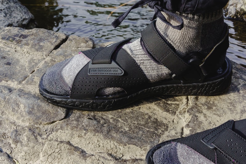 ナイキ エーシージー エア デシューツ 復活した Nike ACG の名作サンダル Air Deschutz の魅力に迫る Nike ACG Air Deschutz spring summer SS20 Closer Look nrg vest polartec fleece gore-tex pullover jacket sandal sandals sneakers shoes 2020 1992 convertible cargo pants shorts knit grey socks purple black yellow green volt blue