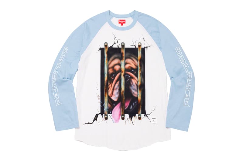 シュプリーム Supreme 2020年春夏コレクション発売アイテム - Week 11 今週のラインアップは、イギリスの老舗アウトドア・ライフスタイルブランド〈Barbour(バブアー)〉とのコラボピースを筆頭に、タイダイ染のフーディから“World Famous”が配置されたジップアップフーディ、ラグランのロングスリーブTシャツ、半袖シャツといったトップス類、1987年創業の「S&M Bikes」によるBMX ダートバイク、ポンチョなど遊び心に富んだプロダクトまでが並ぶ。