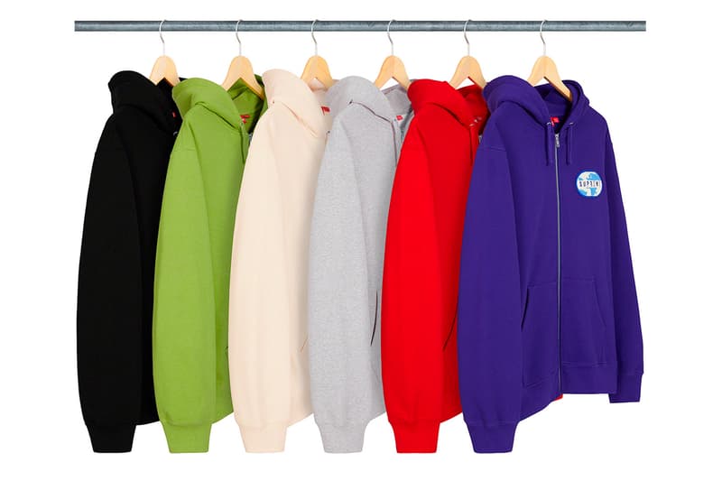 シュプリーム Supreme 2020年春夏コレクション発売アイテム - Week 11 今週のラインアップは、イギリスの老舗アウトドア・ライフスタイルブランド〈Barbour（バブアー）〉とのコラボピースを筆頭に、タイダイ染のフーディから“World Famous”が配置されたジップアップフーディ、ラグランのロングスリーブTシャツ、半袖シャツといったトップス類、1987年創業の「S&M Bikes」によるBMX ダートバイク、ポンチョなど遊び心に富んだプロダクトまでが並ぶ。