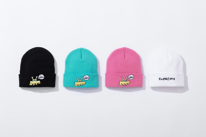 シュプリーム Supreme 2020年春夏コレクション発売アイテム - Week 12 Daniel Johnston（ダニエル・ジョンストン）とのコラボカプセルをはじめ、リップストップ素材のユーティリティジャケット、胸元にボックスロゴがワンポイントで施されたフーディ、後染め加工のロングスリーブのトップス、テーラードのセットアップ、〈KANGOL（カンゴール）〉とのコラボヘッドウェア、「Mechanix Wear（メカニクス ウェア）」製のグローブ、ボックスロゴが構成された折り畳みチェアーなどが並ぶ。