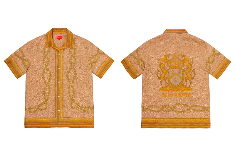 シュプリーム Supreme 2020年春夏コレクション発売アイテム - Week 13 〈THE NORTH FACE(ザ・ノース・フェイス)〉とのコラボ第2弾のピースを筆頭に、フーディ2種類、バンダナ柄のシャツ、ホッケーシャツ、レーシングのグラフィックを全面にプリントしたセットアップ、デニムキャップ、「富士フイルム株式会社」のインスタントフィルム instax mini 10枚セットなど〈Supreme〉らしい遊び心に富んだプロダクトの数々が並ぶ。