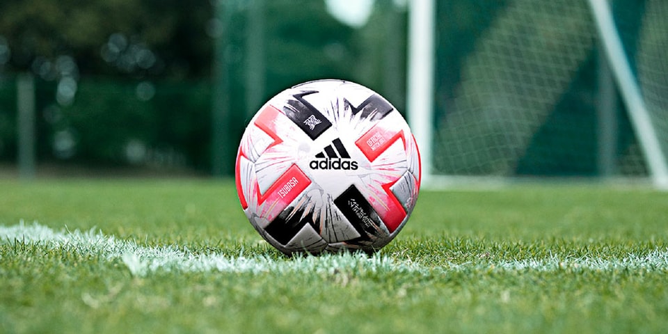 アディダスがキャプテン翼 X Fifa主要大会の試合球ツバサを発売 Hypebeast Jp アディダスがキャプテン翼 X Fifa主要大会の試合球ツバサを発売 Hypebeast Jp