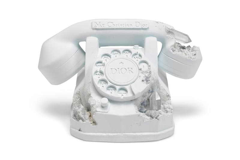 ダニエル・アーシャムの名作がクリスティーズ主宰のオークションに登場? Christie's Daniel Arsham Online Auction Closer Look Eroded Future Crystal Relics Pokemon Pikachu Clock Telephone Basketball Dior 'Rolling Stones' Magazines Jewelry Box
