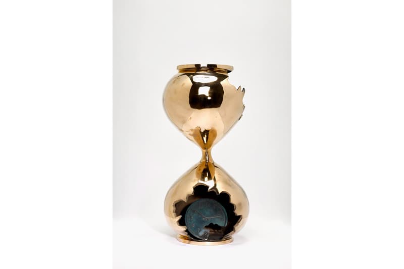 ダニエル・アーシャムの名作がクリスティーズ主宰のオークションに登場? Christie's Daniel Arsham Online Auction Closer Look Eroded Future Crystal Relics Pokemon Pikachu Clock Telephone Basketball Dior 'Rolling Stones' Magazines Jewelry Box