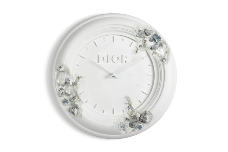 ダニエル・アーシャムの名作がクリスティーズ主宰のオークションに登場？ Christie's Daniel Arsham Online Auction Closer Look Eroded Future Crystal Relics Pokemon Pikachu Clock Telephone Basketball Dior 'Rolling Stones' Magazines Jewelry Box