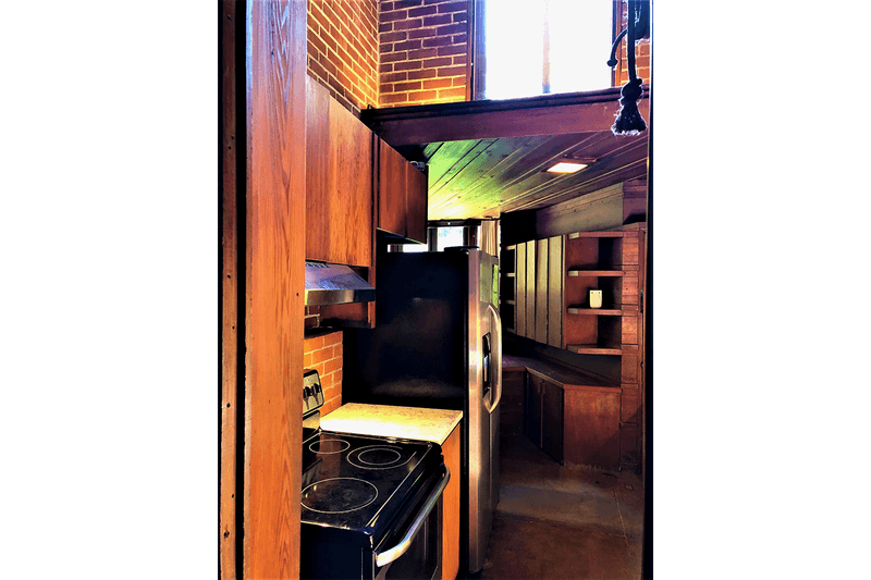 建築界の巨匠 フランク・ロイド・ライトが設計した個人住宅が約4,500万円で売り出し中 Early Frank Lloyd Wright Home Charles and Dorothy Manson House For Sale Closer Look Inside Exterior Design Architecture Usonian Building United States of America 