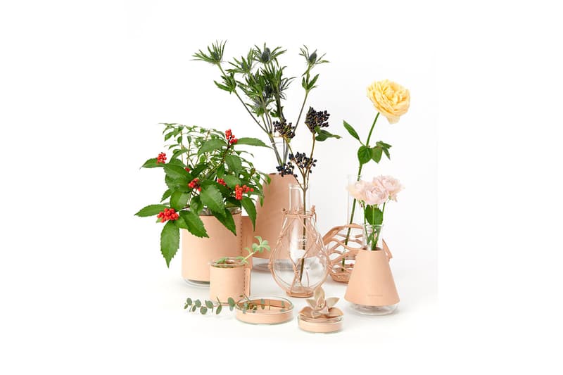 エンダースキーマ Hender Scheme が実験器具にレザーをミックスした新プロダクトライン “science vase：化瓶”を発売