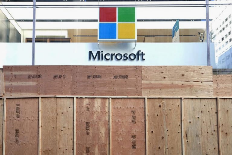 Microsoft が世界各地の実店舗を閉鎖