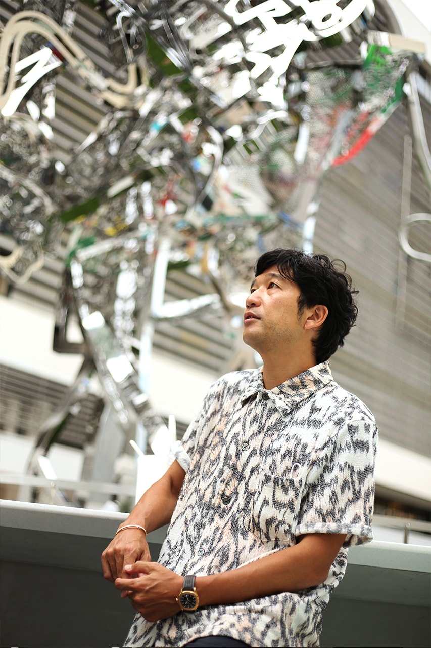 松山智一が東京の新たなアイコンとなるJR新宿駅東口のパブリックアート広場について語る インタビュー