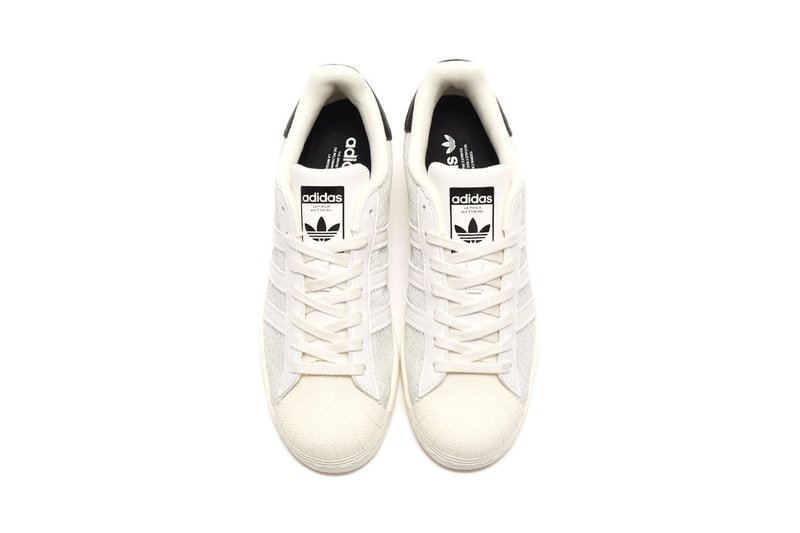 アトモス x アディダスからスーパースターの別注モデルが発売 河村康輔 atmos x adidas Originals からスネーク柄を落とし込んだ Superstar の別注モデルが発売
