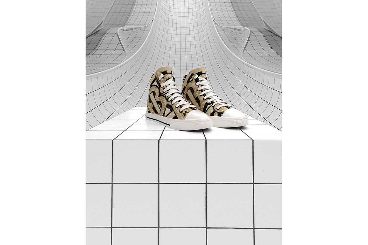 バーバリーが最新モノグラムコレクション “TB サマーモノグラム” ローンチ　Kendall Jenner　ケンダル・ジェンナー　Thomas Burberry トーマス・バーバリー　リカルド・ティッシ