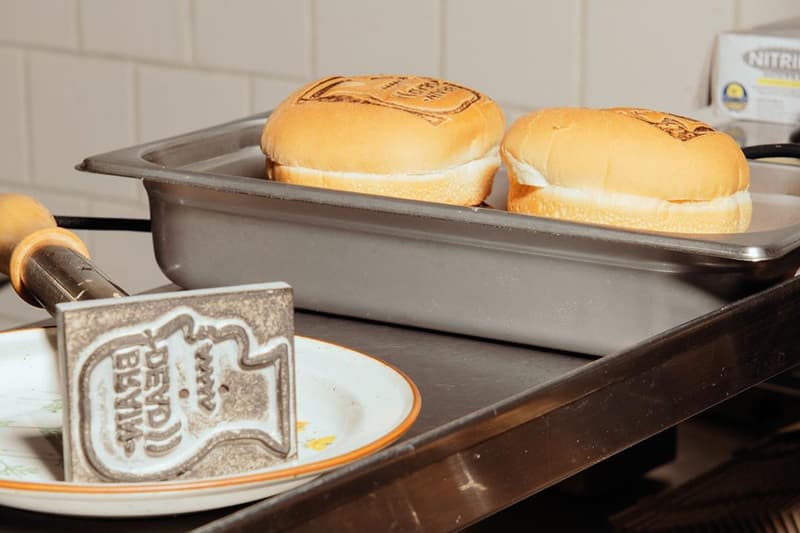 ブレイン デッドがヴィーガン用のハンバーガーをリリース Braindead and Burgerlords Dish up 100 Percent Vegan Burger