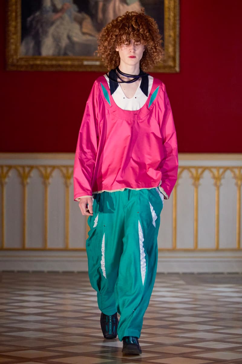 キコ・コスタディノフ2021年春夏コレクション 15th- and 16th-Century Dress Inspires Kiko Kostadinov's SS21 Collection