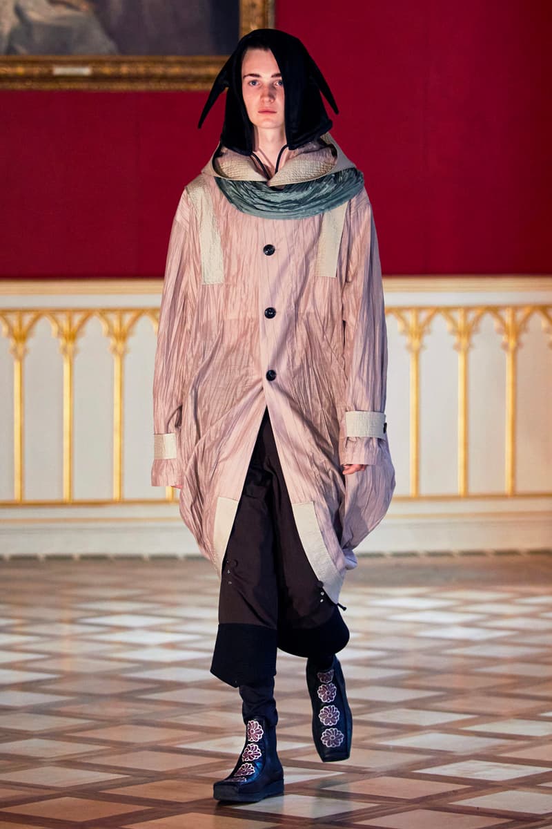 キコ・コスタディノフ2021年春夏コレクション 15th- and 16th-Century Dress Inspires Kiko Kostadinov's SS21 Collection