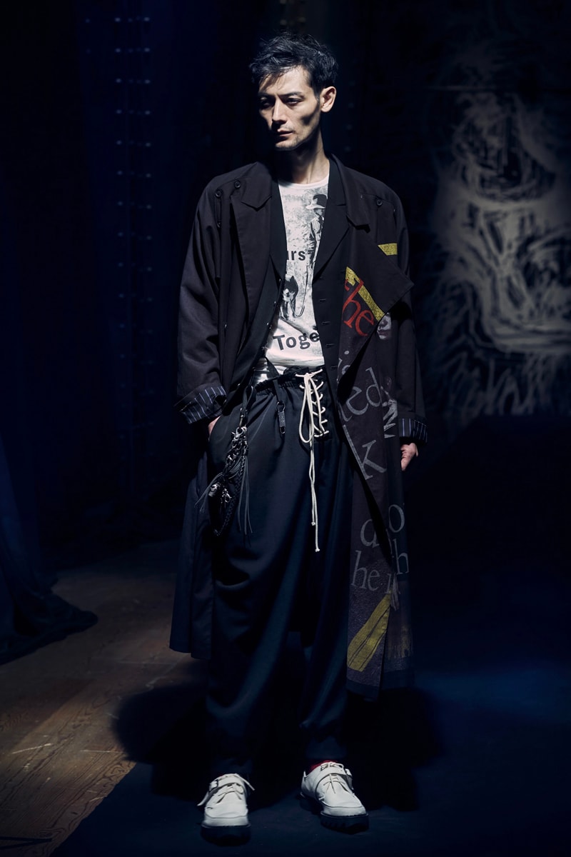 ヨウジヤマモト 2021年春夏コレクション Yohji Yamamoto Spring Summer 2021 Collection Paris Fashion Week runways japanese designer pfw black monochromatic digital