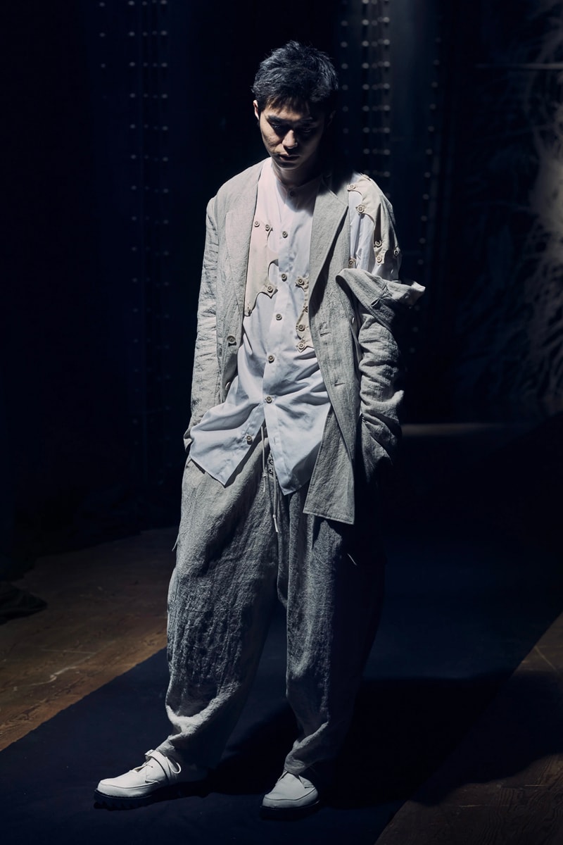 ヨウジヤマモト 2021年春夏コレクション Yohji Yamamoto Spring Summer 2021 Collection Paris Fashion Week runways japanese designer pfw black monochromatic digital