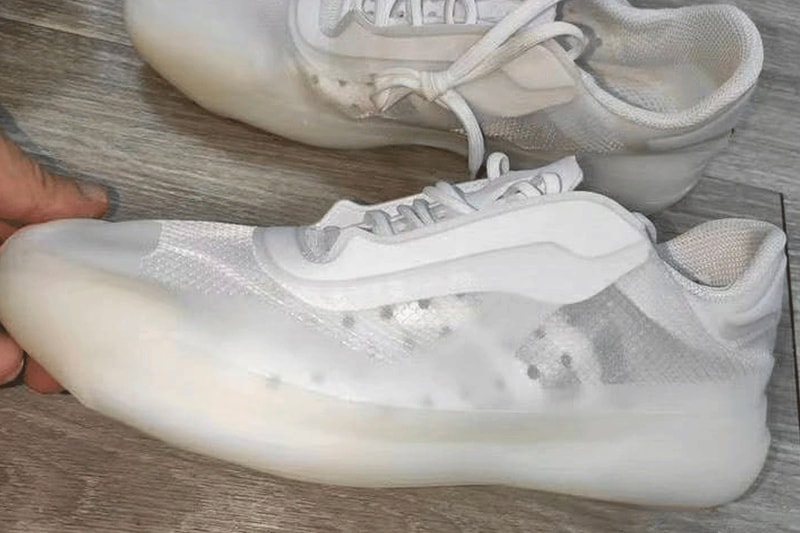 プラダ x アディダスのコラボフットウェア第2弾が浮上 Another Prada adidas Collaboration Surfaces Info Release Date White Red