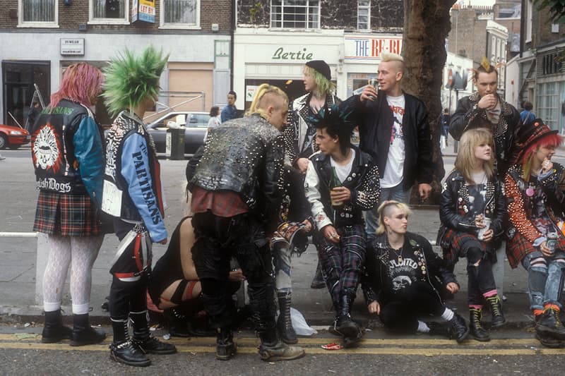 ドクターマーチン　誕生60周年を迎えた Dr. Martens のアイコンブーツ 1460 の歴史を辿る