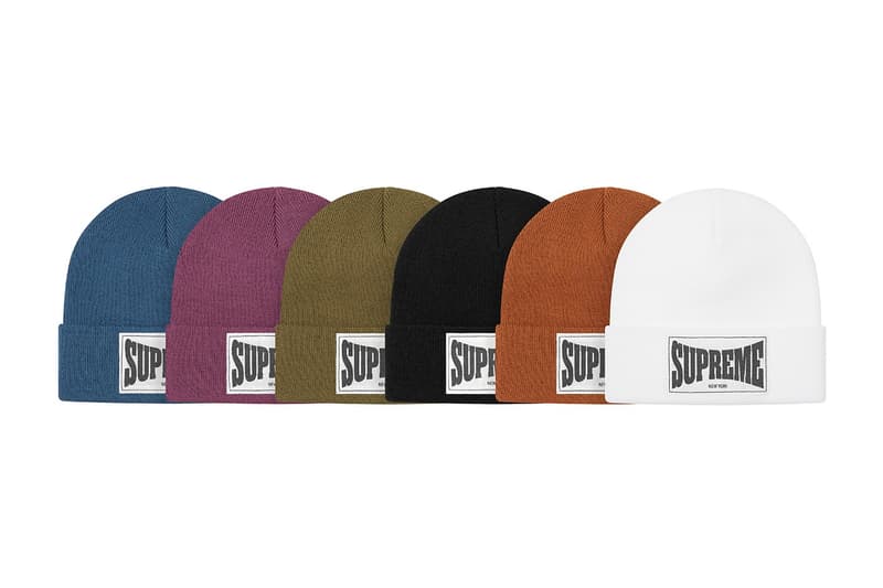 シュプリーム Supreme 2020年秋冬コレクション ビーニー 〈KANGOL（カンゴール）〉〈New Era®（ニューエラ）〉、アニメ『スマーフ（The Smurfs）』、Lee Scratch Perry（リー・スクラッチ・ペリー）といったコラボものや、フーディでも登場したクロス状のボックスロゴをはじめ、グラフィック強めのアイテムからシンプルなデザインまで、今冬の防寒が楽しみになるであろうアイテムが幅広く揃う。