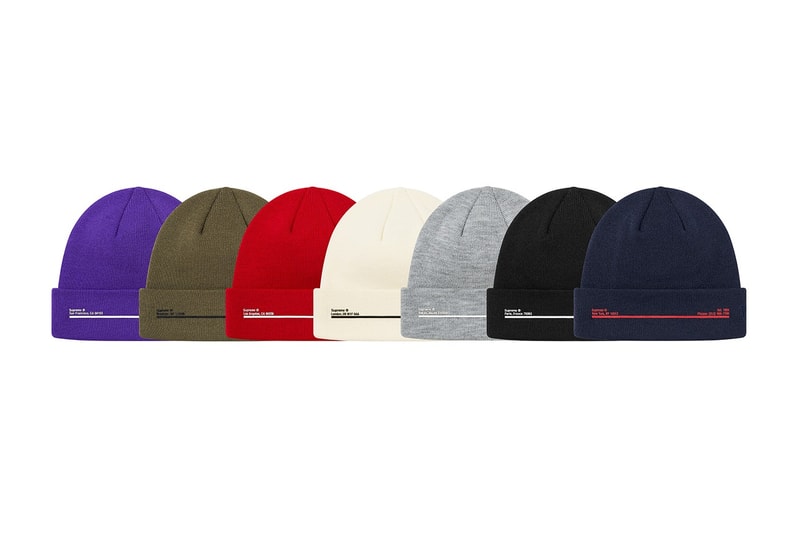 シュプリーム Supreme 2020年秋冬コレクション ビーニー 〈KANGOL（カンゴール）〉〈New Era®（ニューエラ）〉、アニメ『スマーフ（The Smurfs）』、Lee Scratch Perry（リー・スクラッチ・ペリー）といったコラボものや、フーディでも登場したクロス状のボックスロゴをはじめ、グラフィック強めのアイテムからシンプルなデザインまで、今冬の防寒が楽しみになるであろうアイテムが幅広く揃う。