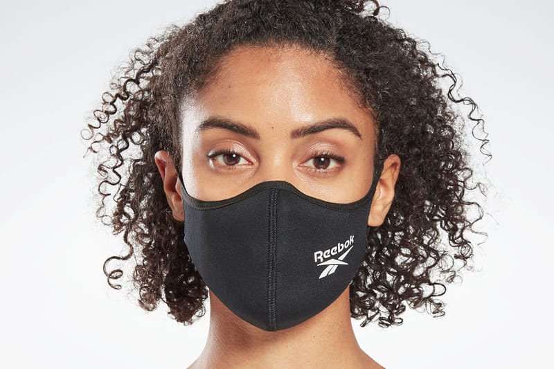 Reebok からソフトな肌触りと通気性の高い素材を使用したフェイスカバーが発売