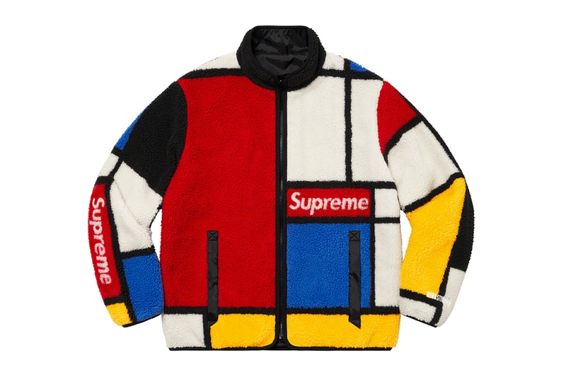 シュプリーム Supreme 2020年秋冬コレクション ジャケット いつも通り、ライトアウターから真冬仕様のダウンまで幅広いアイテムがラインアップ。なかでもLee Scratch Perry（リー・スクラッチ・ペリー）のアートワークを用いたデニムジャケット、定番パートナー〈VANSON（バンソン）〉のレザージャケット、GORE TEX 700-Fill ダウンジャケット、2019年秋冬シーズンに続いて招聘された〈葵産業〉とのコラボによるMA-1、2019年に他界した絵師・佐伯俊男のアートワークを随所にあしらったジャケット、こちらも2019年秋冬に続く登場となる〈Fox Racing（フォックス レーシング）〉製ジャケット、老舗ワークウェアブランド〈RefrigiWear（リフリッジウェア）〉とチームアップしたジャケット&ベスト、2011年秋冬コレクションのムービーから抜いた空中写真を全面プリントしたジップアップジャケット、アニメ『スマーフ（The Smurfs）』とのキャラクターを配置した迷彩柄のGORE TEXジャケットなどが並ぶ。