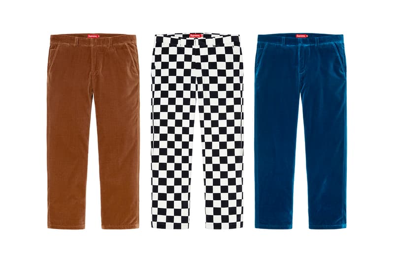 シュプリーム Supreme 2020年秋冬コレクション パンツ 今季はボンテージパンツやスタッズ付きのワークパンツといったパンク要素溢れるものから、アニメ『スマーフ（The Smurfs）』や〈Fox Racing（フォックス レーシング）〉とのコラボピース、絵師・佐伯俊男、Lee Scratch Perry（リー・スクラッチ・ペリー）のアートワークを使ったデニムパンツなどセットアップで着こなしたいアイテムまでが揃う。その他にもカーペンターパンツ、ナイロンパンツ、ベロアパンツ、カーゴパンツなど幅広いスタイルに対応できるピースが多数ラインアップ。