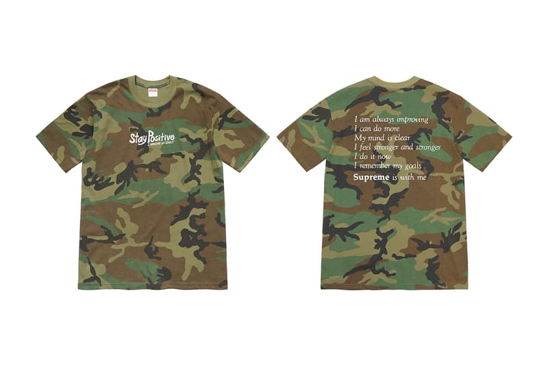 シュプリーム Supreme 2020年秋冬コレクション Tシャツ ボックスロゴTシャツを着用する伝説的サックス奏者 Pharoah Sanders（ファラオ・サンダース）の姿をプリントした逸品から、サイトのログイン時に見かける「私はロボットではありません」の画像選択をモチーフにした遊び心のあるもの、ポップなグラフィックを全面に打ち出したデザインまでラインアップする。