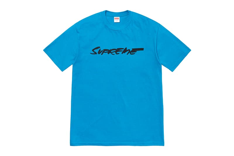 シュプリーム Supreme 2020年秋冬コレクション Tシャツ ボックスロゴTシャツを着用する伝説的サックス奏者 Pharoah Sanders（ファラオ・サンダース）の姿をプリントした逸品から、サイトのログイン時に見かける「私はロボットではありません」の画像選択をモチーフにした遊び心のあるもの、ポップなグラフィックを全面に打ち出したデザインまでラインアップする。