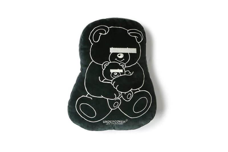 アンダーカバーから7型のオリジナルクッションがリリース UNDERCOVER release seven original Pillows
