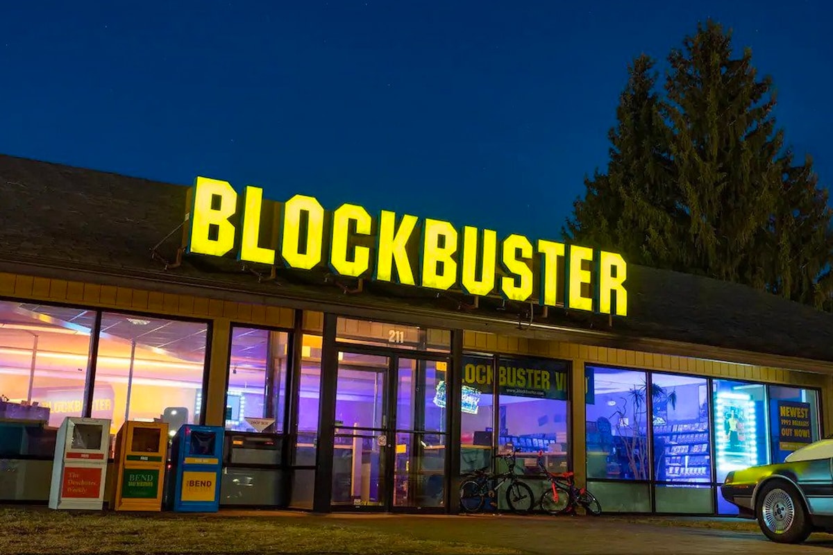 Worlds Last Blockbuster Airbnb Rental Info　オレゴン州ベンドの店舗のみが残るレンタルビデオ店『Blockbuster』が4ドルで宿泊可能に