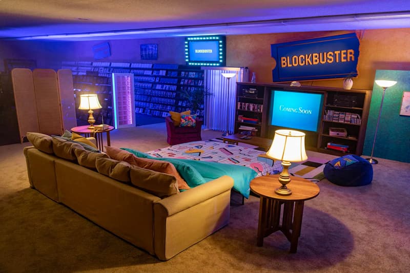 Worlds Last Blockbuster Airbnb Rental Info オレゴン州ベンドの店舗のみが残るレンタルビデオ店『Blockbuster』が4ドルで宿泊可能に