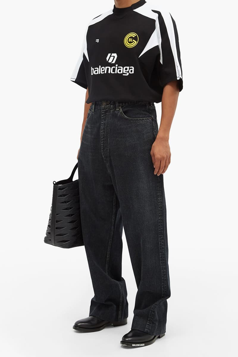 Balenciaga がリュクス感溢れる新作フットボールジャージを発表 Balenciaga Fall/Winter 2020 Football Jersey Logo-Embroidered Cotton-Jersey T-Shirt Soccer Demna Gvasalia Runway FW20 Show $780 USD Drop Release